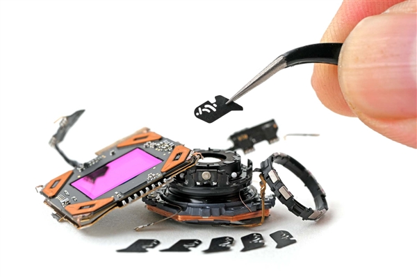 iFixit拆解iPhone 18 Pro!可变光圈精密到离谱 6片叶片薄如发丝