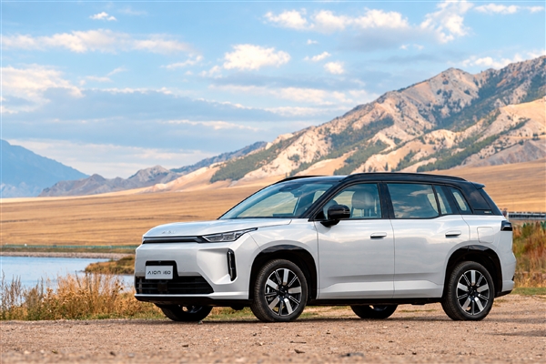 满油满电1738km 全球最长续航增程车!2027款广汽埃安i60上市:10.36万起