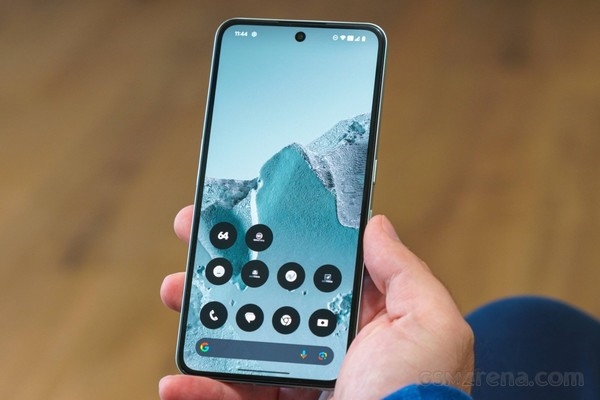 Nothing创始人称iPhone Duo浪费钱 价格与配置不匹配