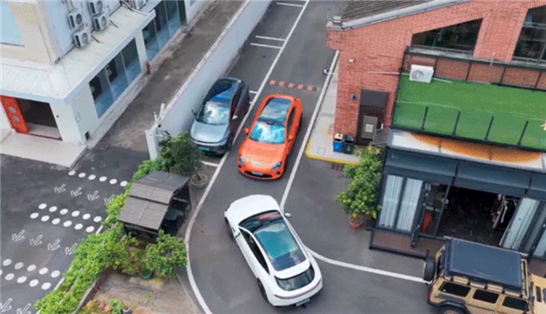 鬼探头也能防!华为:窄路会车 乾崑智驾不会退出辅助驾驶