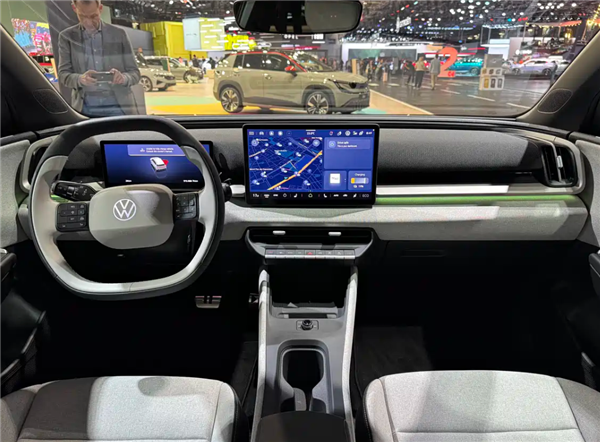 纯电紧凑型SUV!大众ID.CROSS实车亮相:外观硬核