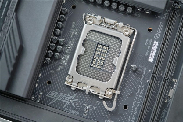 5个M.2插槽堆满!技嘉Z890 AORUS ELITE DUO X主板图赏