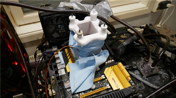 12年世界纪录终结!i5-4670K猛超至6.3GHz:配DDR3创纪录