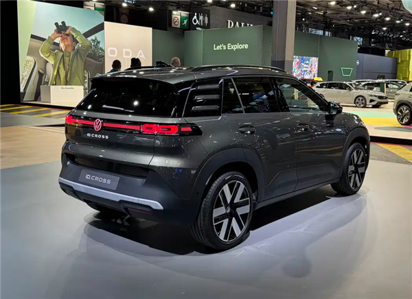纯电紧凑型SUV!大众ID.CROSS实车亮相:外观硬核