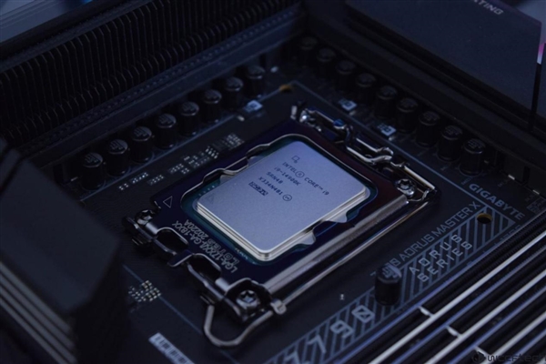 换了三颗还是坏!i9-14900K第四次故障:BIOS更新也救不了