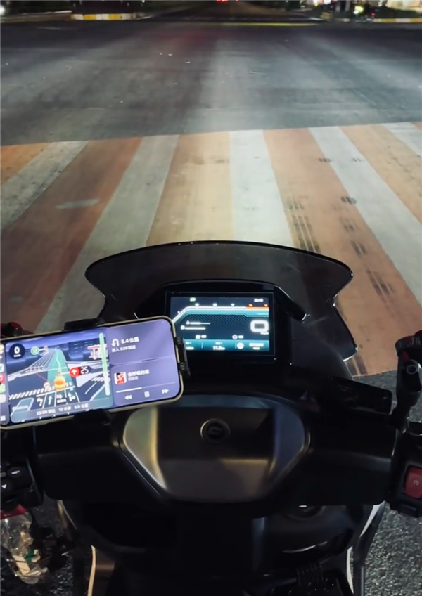 比亚迪也能用Carplay了?这老哥造福了无数新能源车主