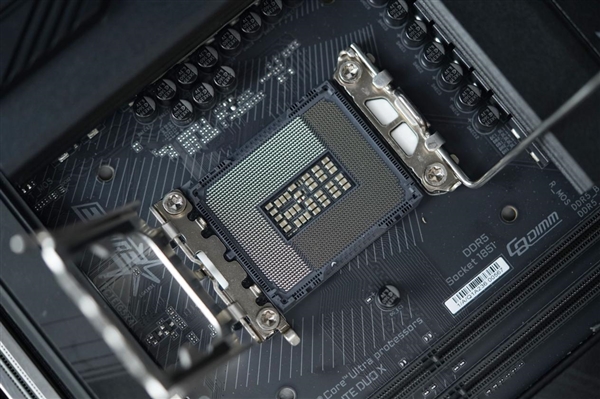 5个M.2插槽堆满!技嘉Z890 AORUS ELITE DUO X主板图赏